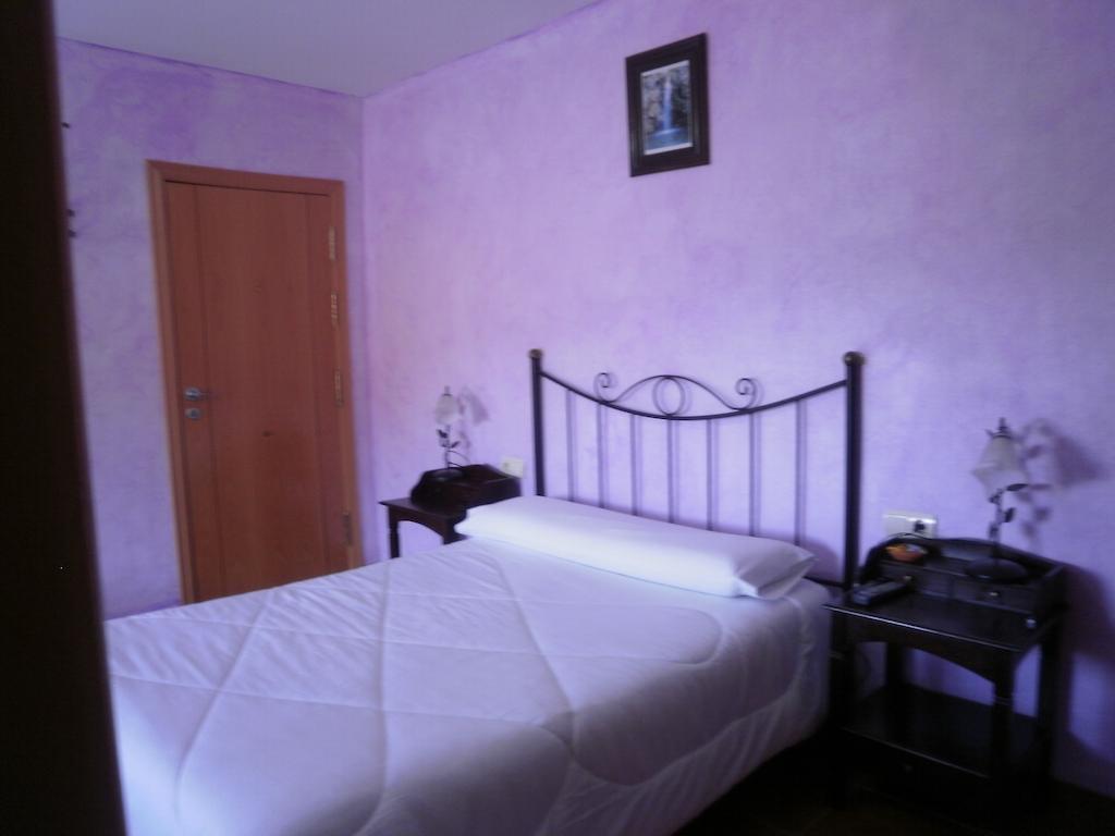 Hostal El Olmo Camarena de la Sierra Quarto foto